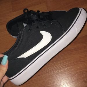 nike janoskis